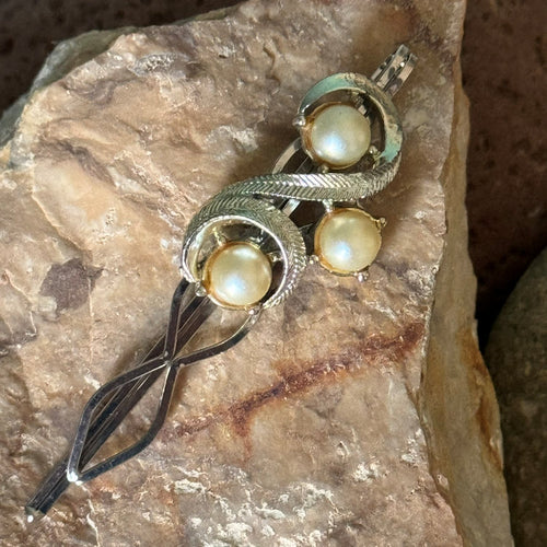 Hair Clip: Silver Toned Metal with Faux Pearl on Metal Bobbypin
