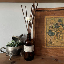 Load image into Gallery viewer, Reed diffuser: 4 ounce bottle with flower,  brown reeds